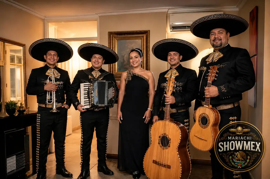 Grupo de mariachi en un evento corporativo en Santiago